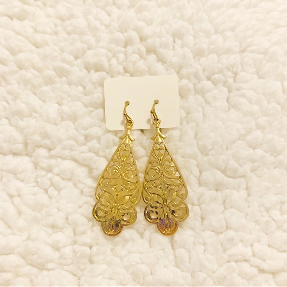 Gold tone damask drop earrings - Picture 1 of 8